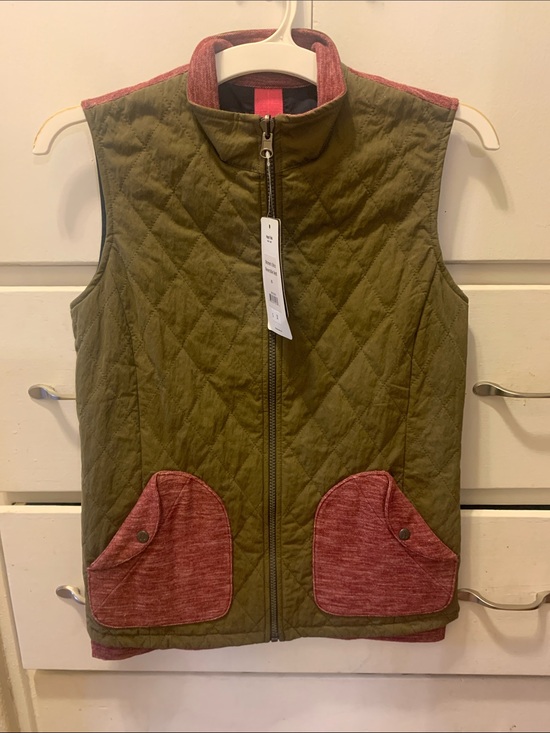 Happy trails Jackets & Blazers - Olive Green Quilted Vest with Red Trim - Women's Sleeveless Layering Vest